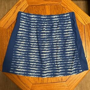 *J. MCLAUGHLIN* Lt. x Dk. Blue Skort Size Medium